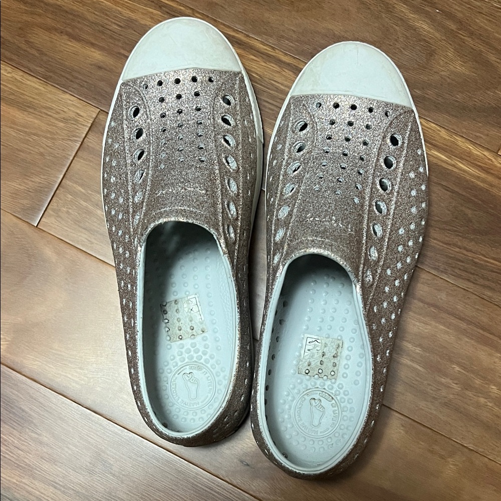 Native Women's Glitter Slip-On Sneakers - Gold and White
